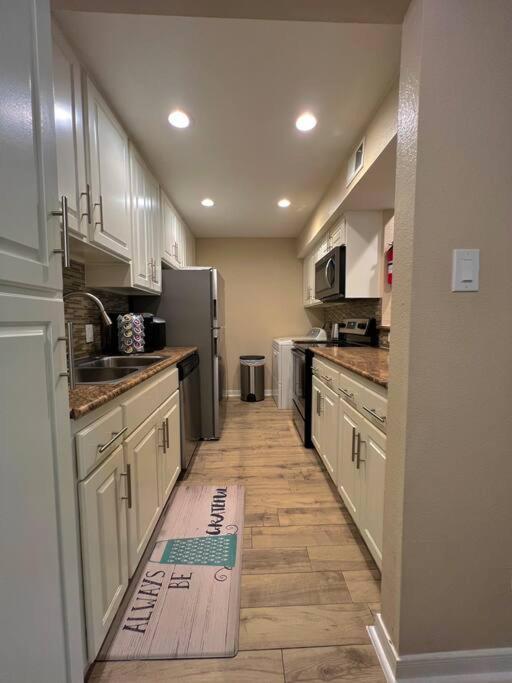 Beautiful/Spacious 2 Bedroom Houston Near Galleria المظهر الخارجي الصورة