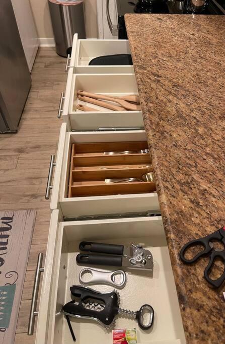 Beautiful/Spacious 2 Bedroom Houston Near Galleria المظهر الخارجي الصورة