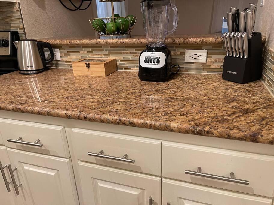 Beautiful/Spacious 2 Bedroom Houston Near Galleria المظهر الخارجي الصورة