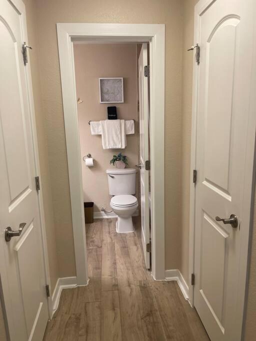 Beautiful/Spacious 2 Bedroom Houston Near Galleria المظهر الخارجي الصورة